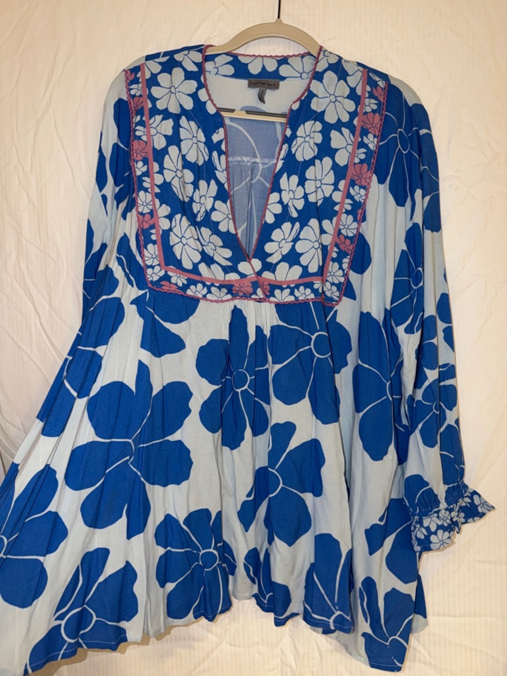 Floral Blue Mini Dress with V-Neck Trim Boho style
